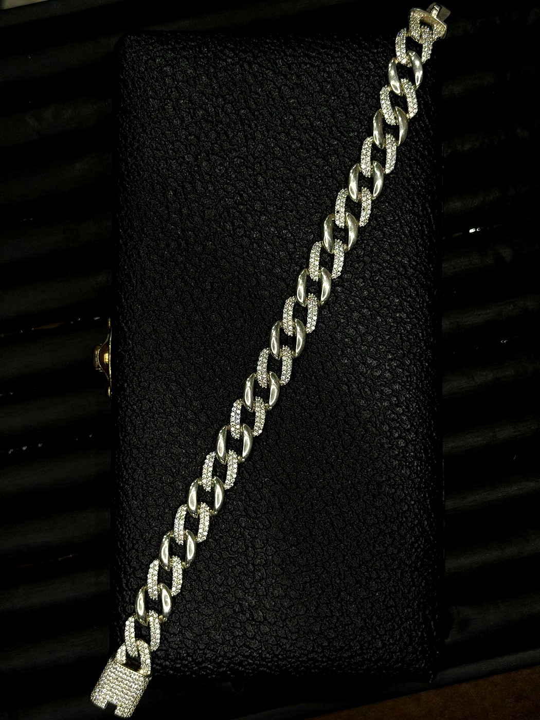 Bracelet, faceted.
